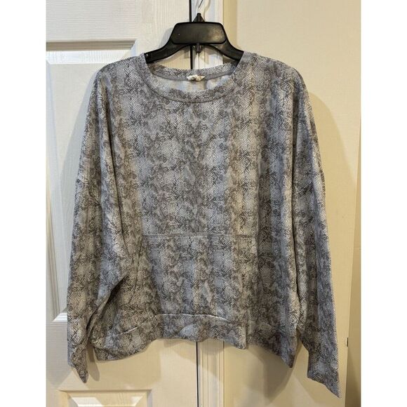 Peach Love Long Sleeve Shirt Womens Sz S Gray Snake Print - Picture 1 of 7